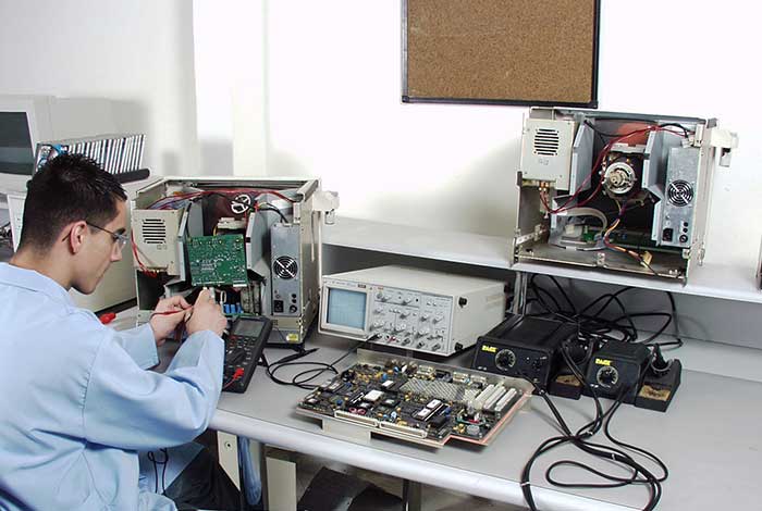 Genç Elektronik Tamircisi